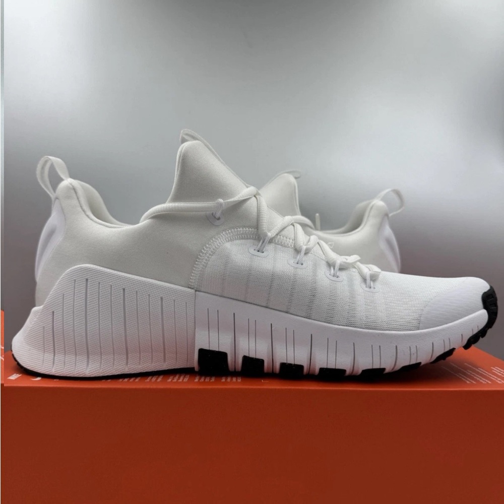 Nike Free Metcon 6 White Black BRAND NEW Multiple Sizes - Picture 5 of 7
